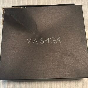 Women dress up boots.